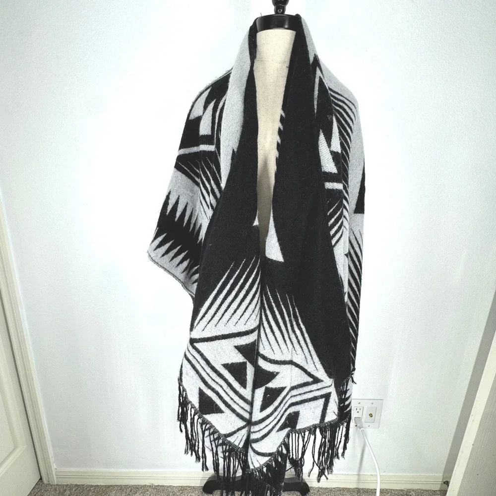 Express Southwestern Poncho Geometric Tribal Knit Fringe Wrap Shawl‎ OS Festival